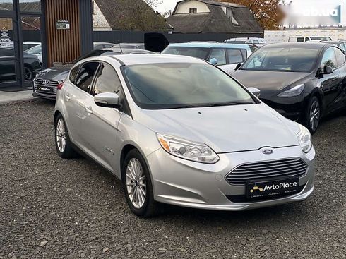 Ford Focus 2014 - фото 17