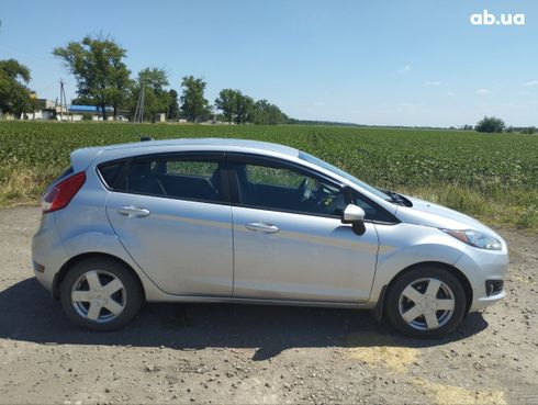 Ford Fiesta 2017 серый - фото 11