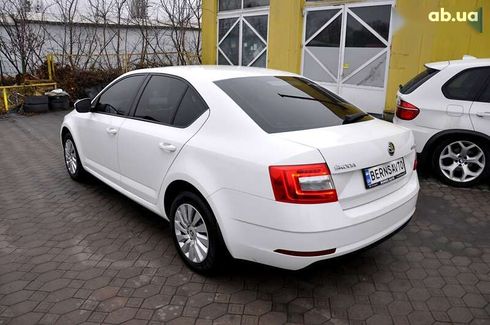 Skoda Octavia 2017 - фото 9