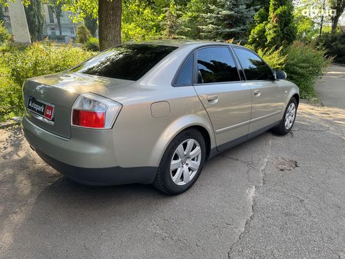Audi A4 2001 бежевый - фото 5