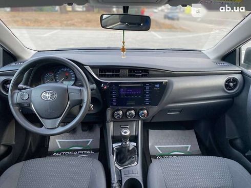 Toyota Corolla 2017 - фото 26