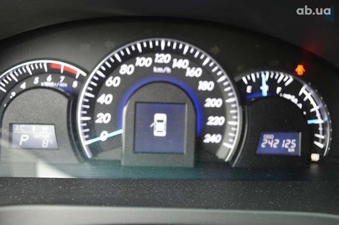 Toyota Camry 2011 - фото 19