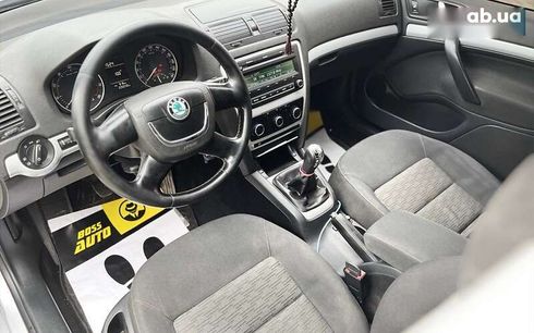 Skoda Octavia 2010 - фото 11