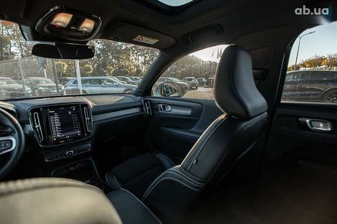 Volvo XC40 2021 - фото 23