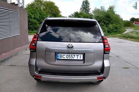 Toyota Land Cruiser Prado 2018 - фото 8