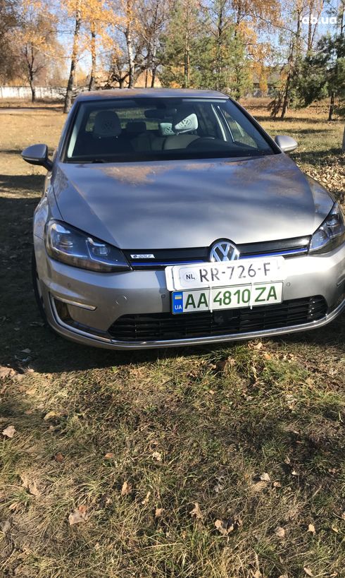 Volkswagen e-Golf 2017 серый - фото 3