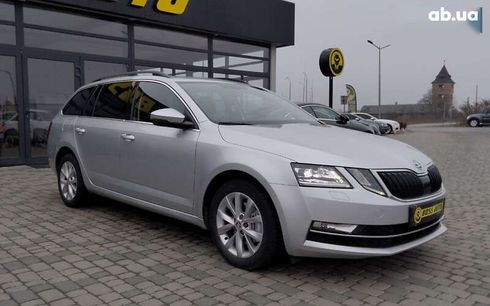 Skoda Octavia 2017 - фото 4