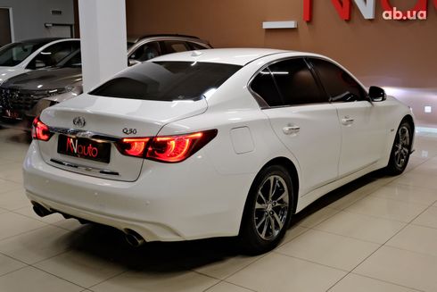 Infiniti Q50 2017 белый - фото 4