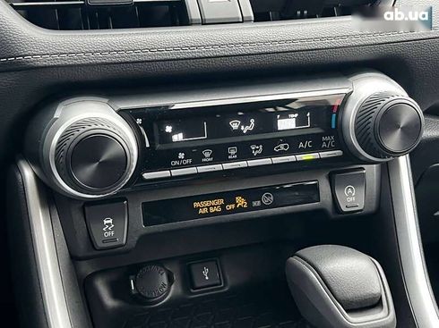 Toyota RAV4 2021 - фото 21
