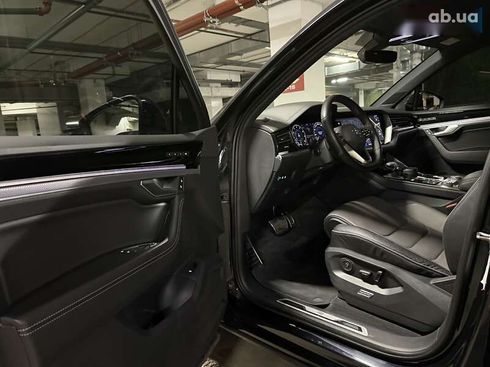 Volkswagen Touareg 2021 - фото 3