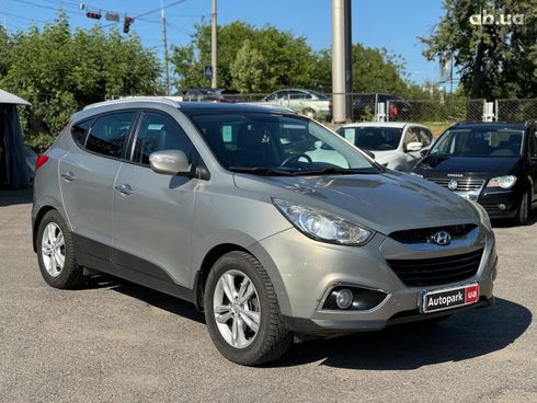 Hyundai ix35 2010 зеленый - фото 3