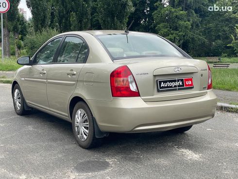 Hyundai Accent 2007 бежевый - фото 9