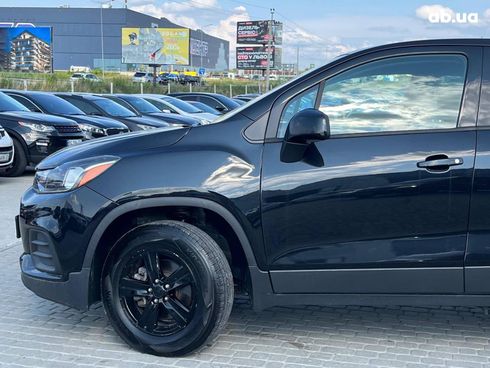 Chevrolet Trax 2018 черный - фото 13