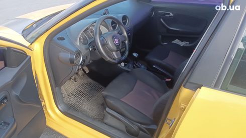SEAT Ibiza 2008 желтый - фото 7