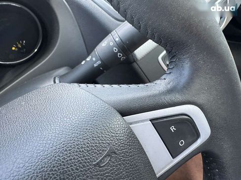 Renault Fluence 2011 - фото 30