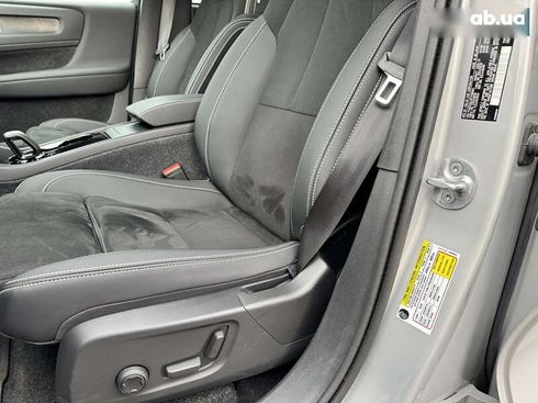 Volvo XC40 2023 - фото 15