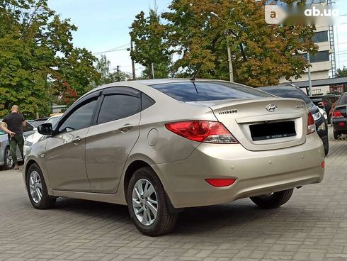 Hyundai Accent 2012 - фото 8