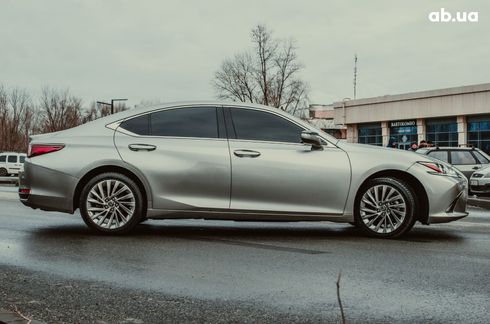 Lexus ES 2022 серый - фото 3