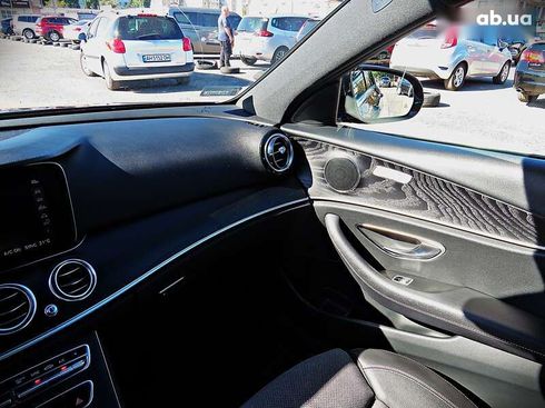 Mercedes-Benz E-Класс 2019 - фото 16
