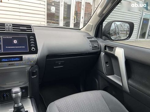 Toyota Land Cruiser Prado 2023 - фото 18