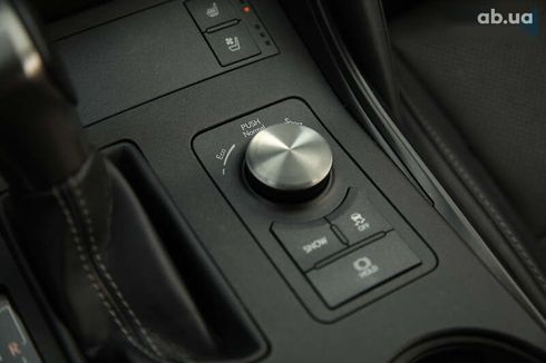 Lexus IS 2021 - фото 21