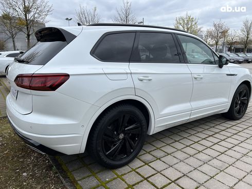 Volkswagen Touareg 2023 - фото 22