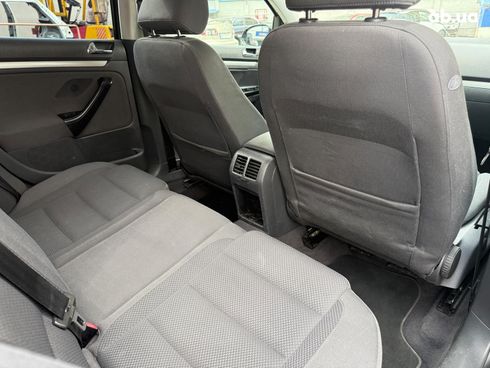 Volkswagen Golf 2004 черный - фото 12