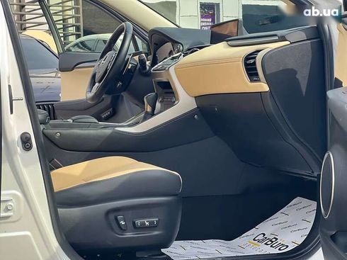 Lexus NX 2020 - фото 28