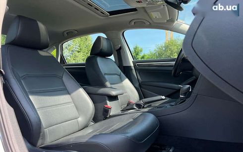 Volkswagen Passat 2018 - фото 19