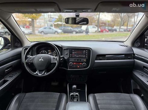 Mitsubishi Outlander 2019 - фото 9