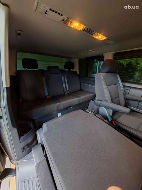 Volkswagen Multivan 2018 бежевый - фото 8