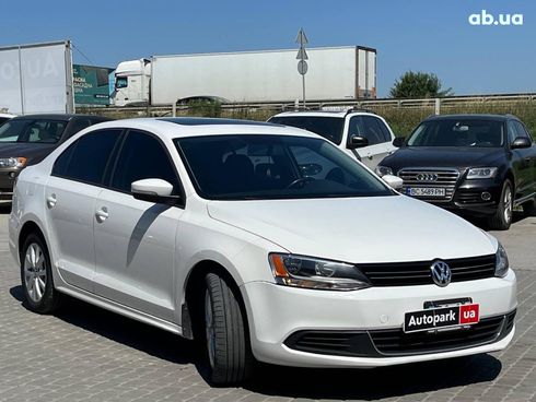 Volkswagen Jetta 2010 белый - фото 3