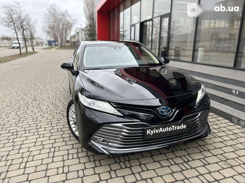 Toyota Camry 2020 - фото 3