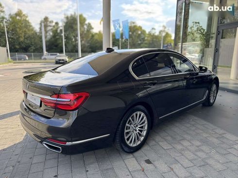 BMW 7 серия 2016 - фото 9
