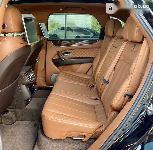 Bentley Bentayga 2017 - фото 30