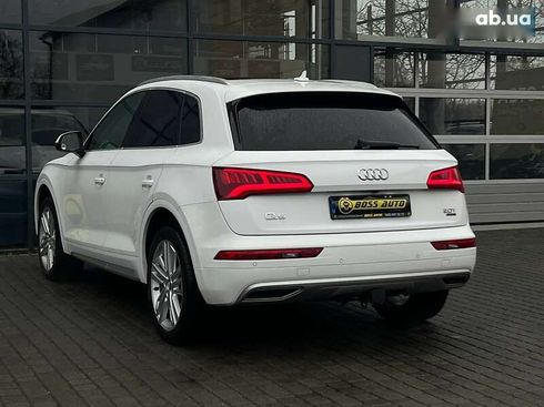 Audi Q5 2017 - фото 5