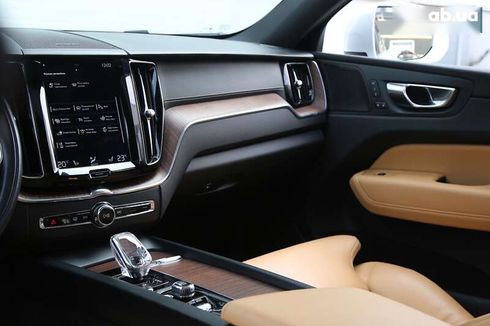 Volvo XC60 2020 - фото 15