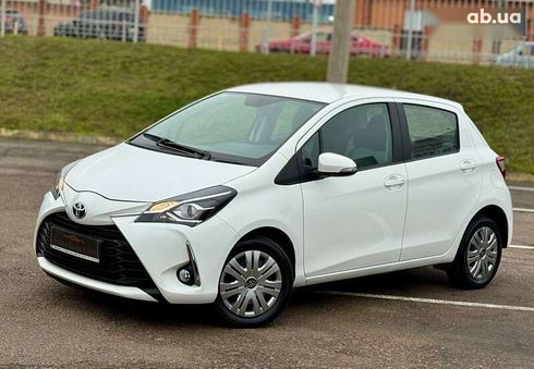Toyota Yaris 2017 - фото 6