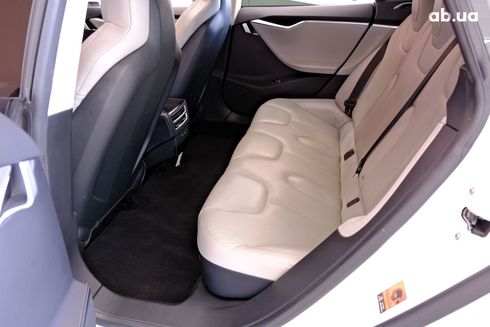 Tesla Model S 2016 белый - фото 9