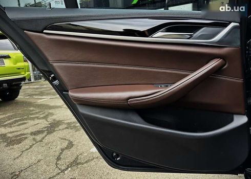 BMW 5 серия 2016 - фото 24