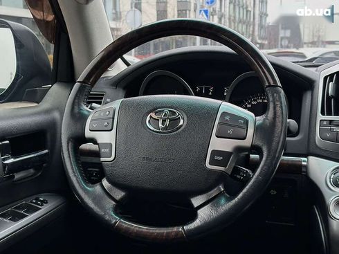 Toyota Land Cruiser 2013 - фото 26