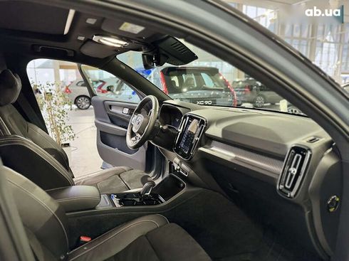 Volvo XC40 2021 - фото 11
