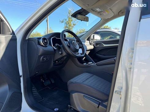 MG ZS EV 2021 - фото 19