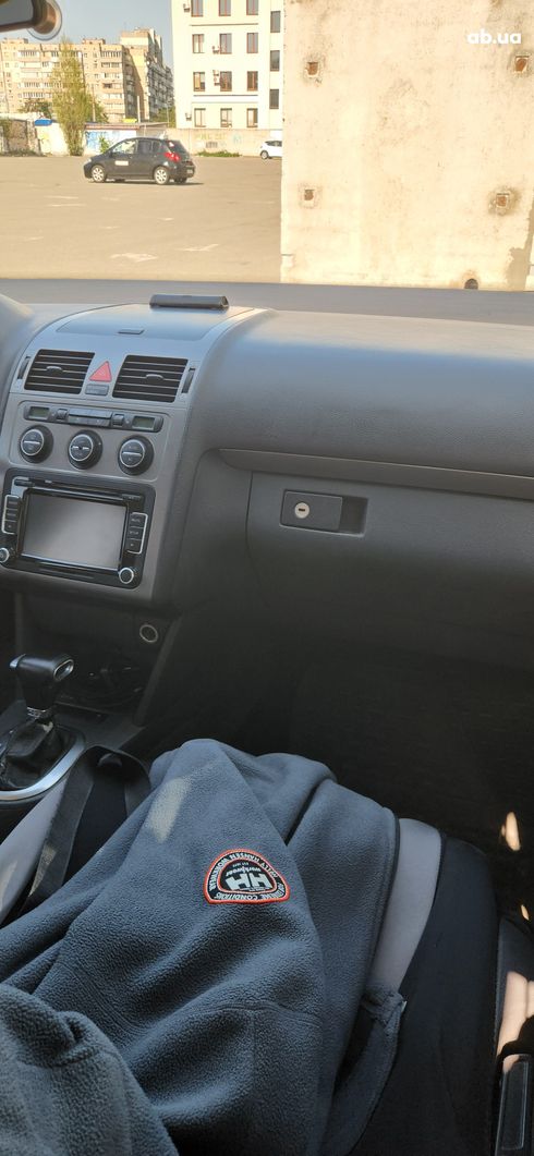 Volkswagen Touran 2008 синий - фото 11