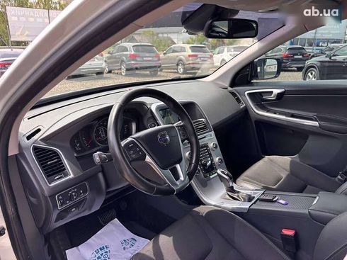 Volvo XC60 2017 - фото 16