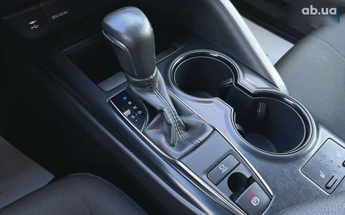 Toyota Camry 2019 - фото 17