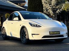 Продаж вживаних Tesla Model Y 2023 року - купити на Автобазарі