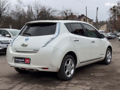 Nissan Leaf 2014 белый - фото 12