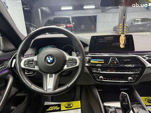 BMW 5 серия 2017 - фото 11