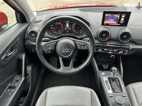 Audi Q2 2017 - фото 17